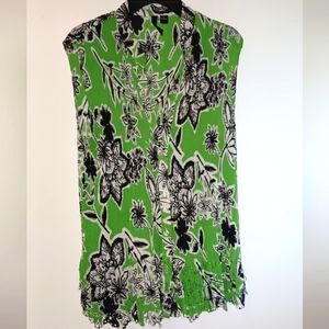 Essentials By Milano Sleeveless Blouse. Size Large.